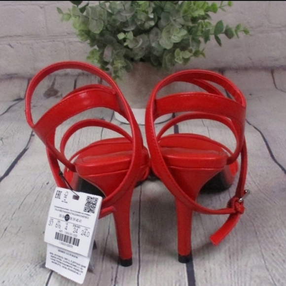 NWT Bershka Fire Engine Red Strappy High Heels - Picture 5 of 8